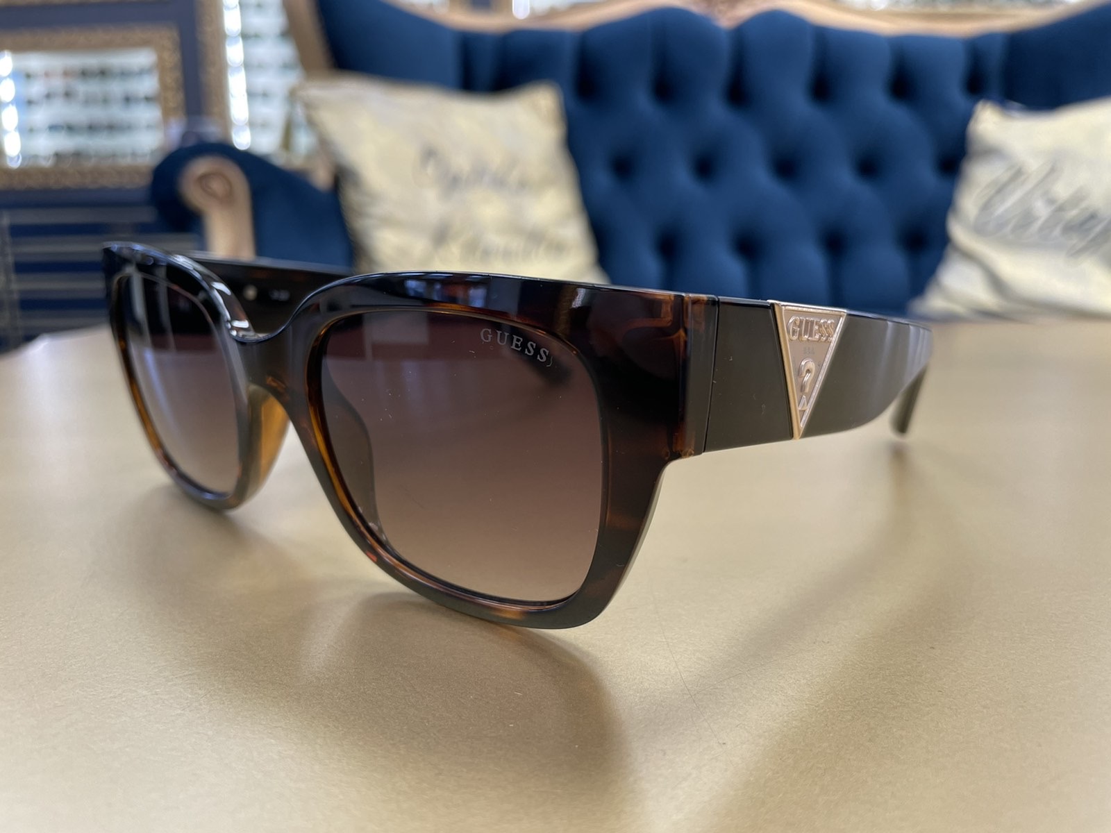 GUESS eyewear